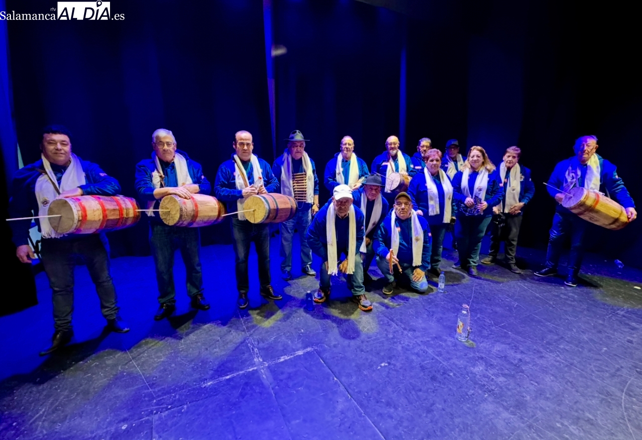 La Comparsa Peñarandina llena un año más el Calderón para dar la bienvenida a la Navidad con su esperado concierto