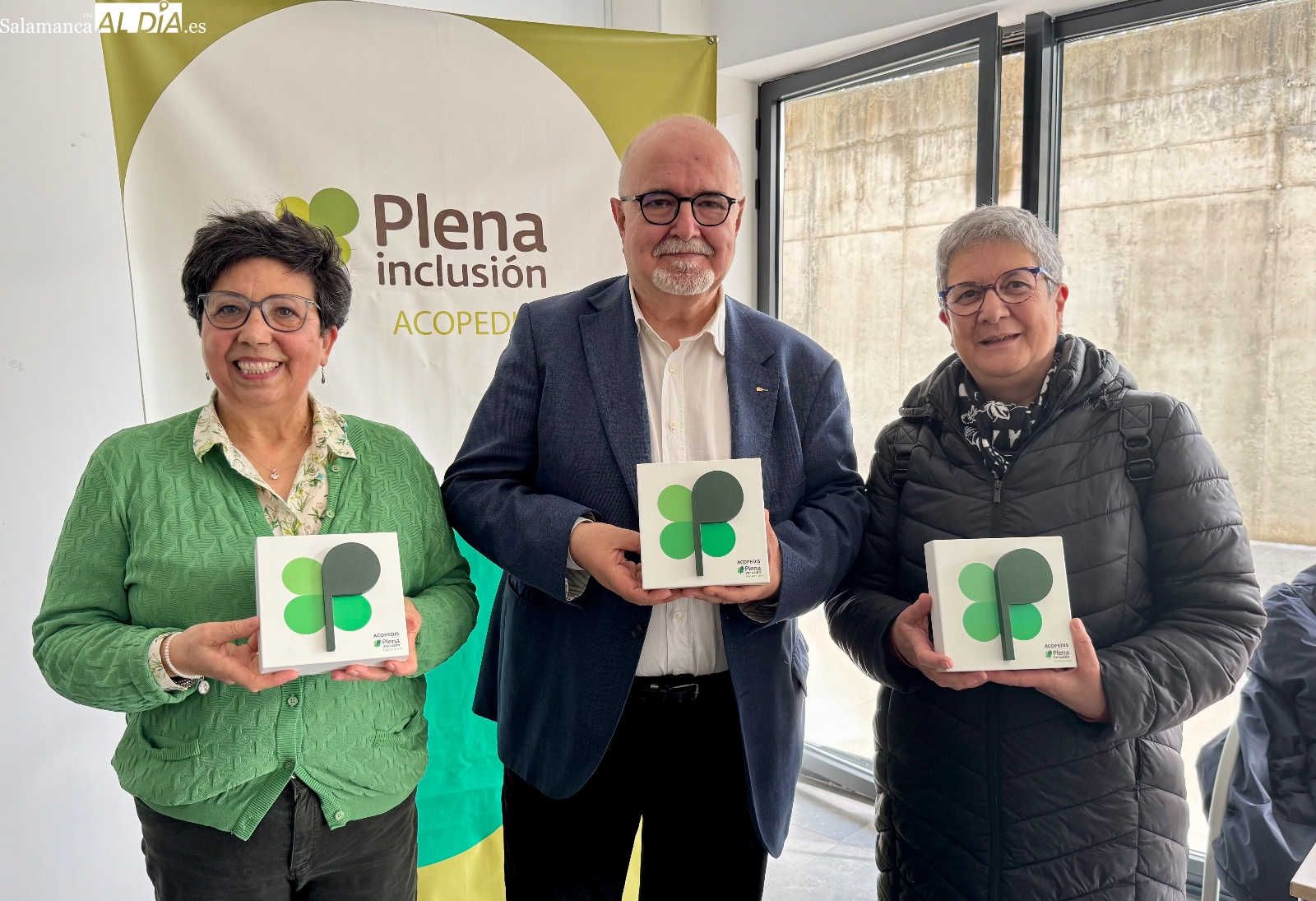 Lágrimas y homenaje en la despedida de Acopedis a Feli Gómez, Michel Núñez y Rosana González durante su tradicional celebración de Navidad