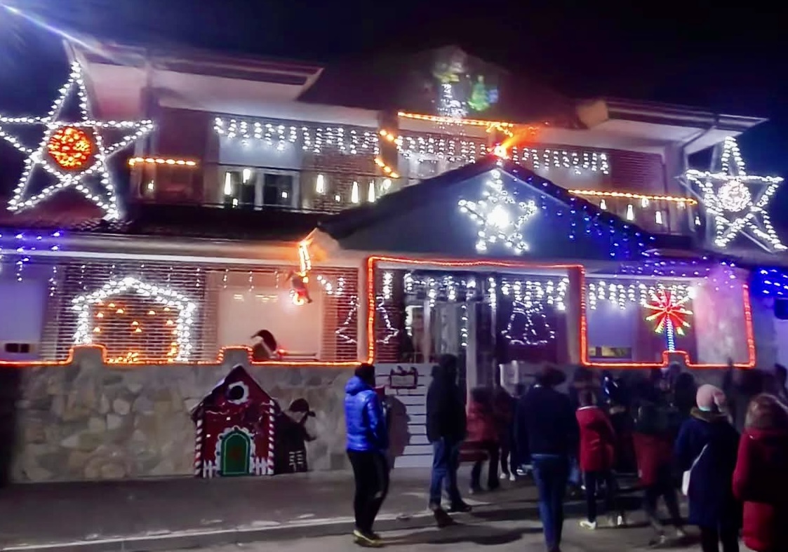 Villoria llena sus calles de luz y convivencia con el Concurso de Fachadas Navideñas