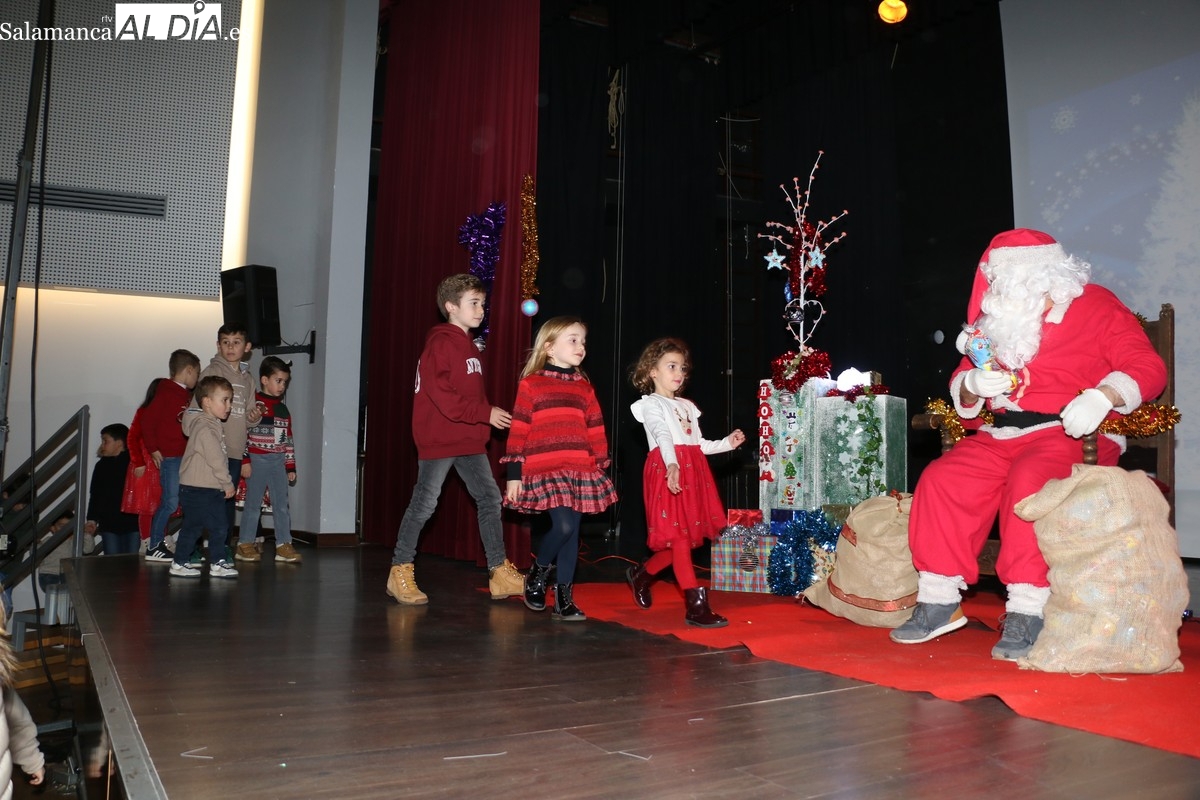 La ilusión llega a Vitigudino con la visita de Papá Noel