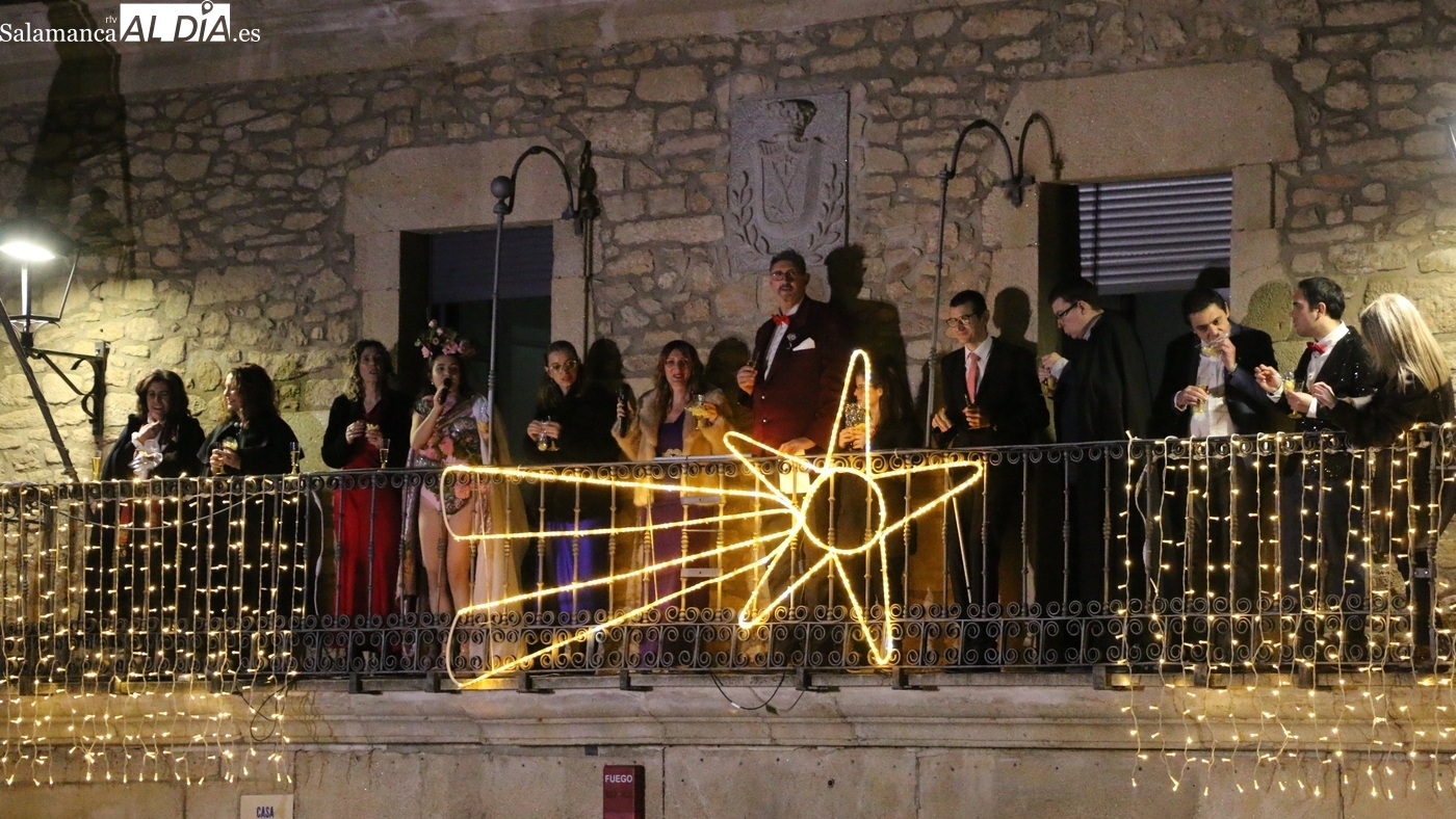 Vitigudino despide el año por adelantado con el humor y la magia inclusiva de la ‘Vieja Noche’ de Asprodes