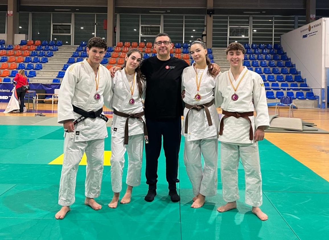 Actuación impecable del Judo Club Salamanca: pleno de medallas en el Autonómico