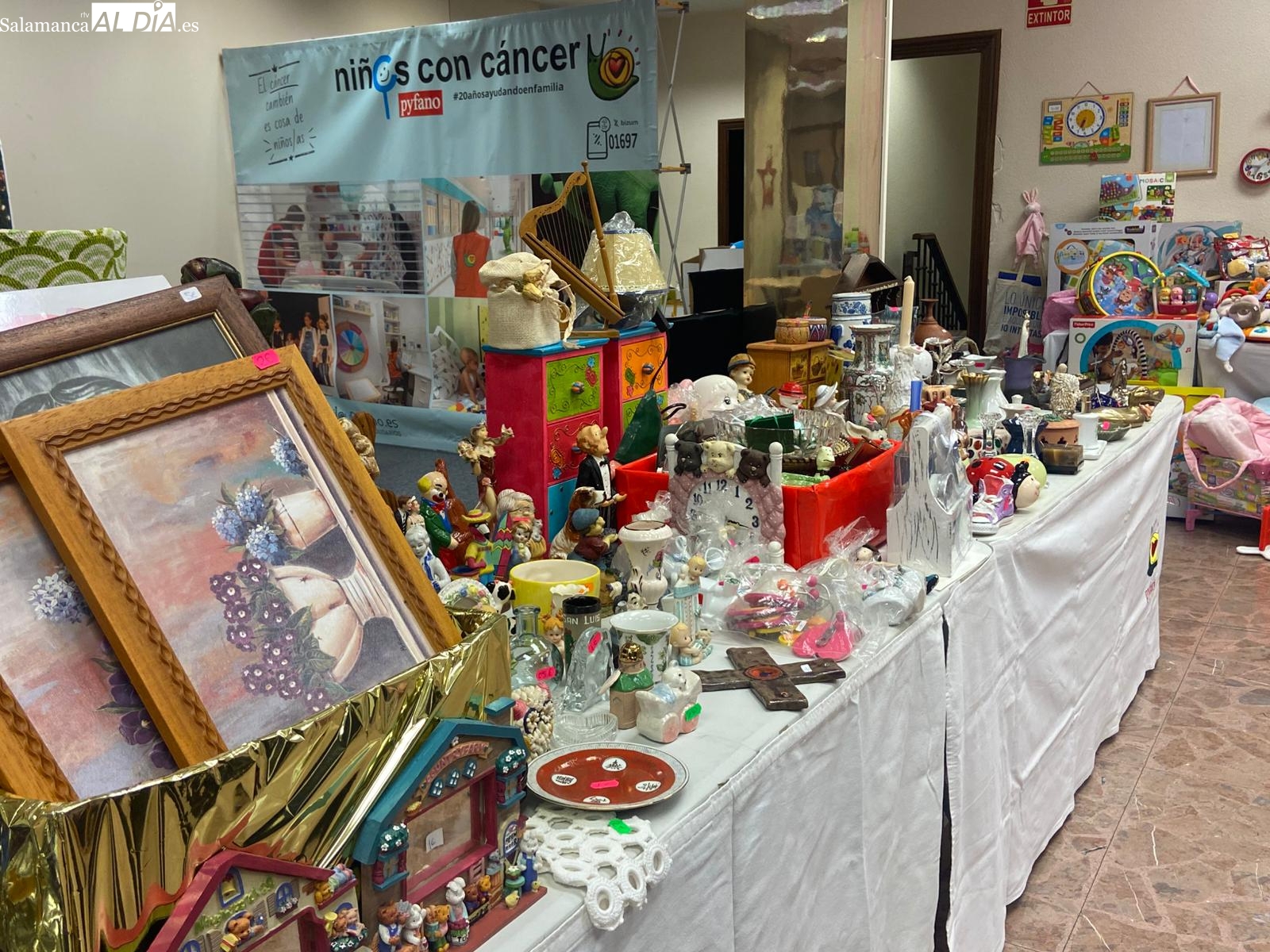 FOTOS | Pyfano inaugura su Mercadillo Navideño con la mirada puesta en el primer centro integral de cáncer infantil de CyL
