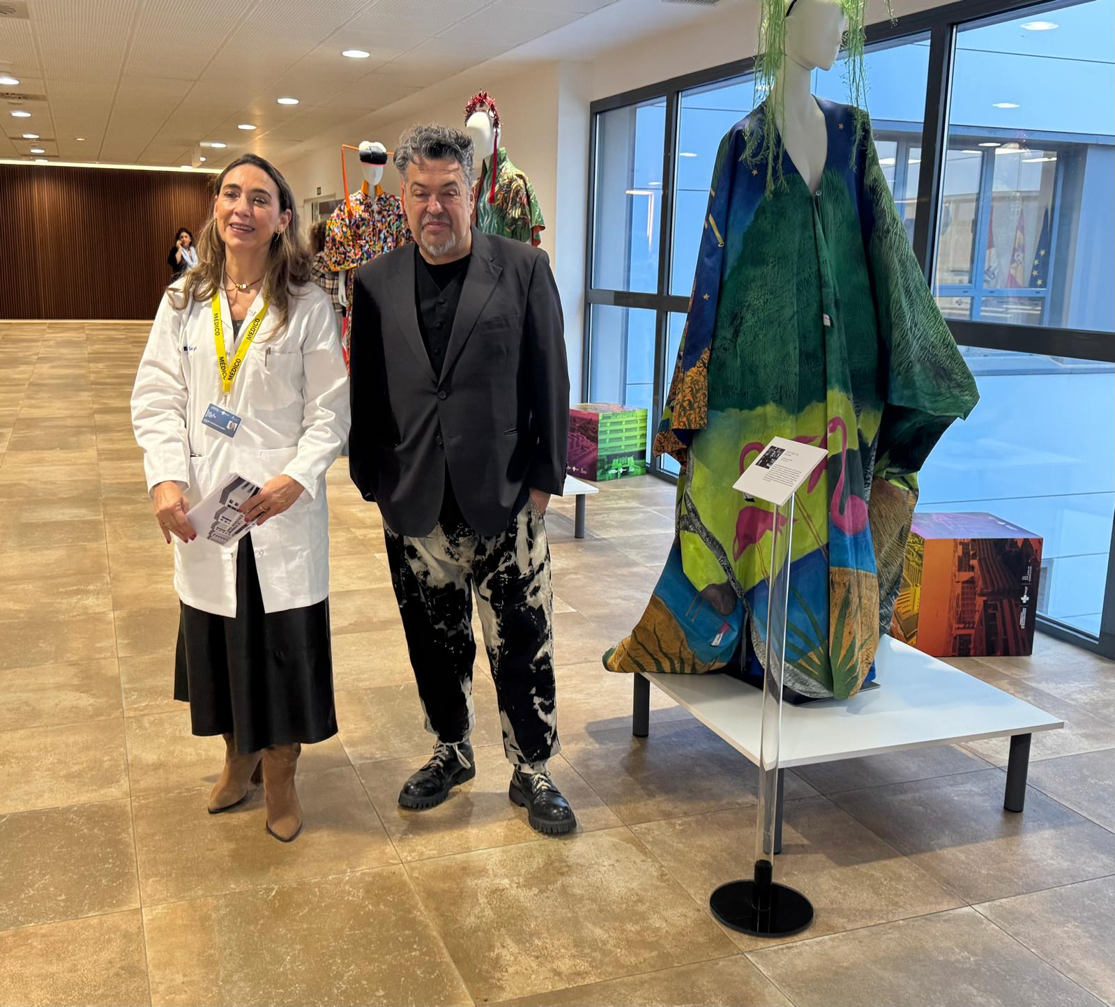 El Hospital Clínico celebra su 50 aniversario con la exposición internacional Fashion Art