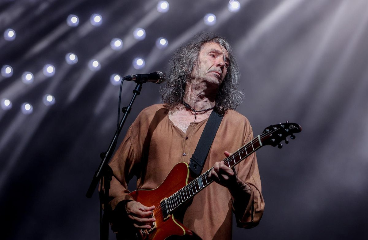 Vuela alto, Robe: Política y cultura se unen para despedir a la leyenda