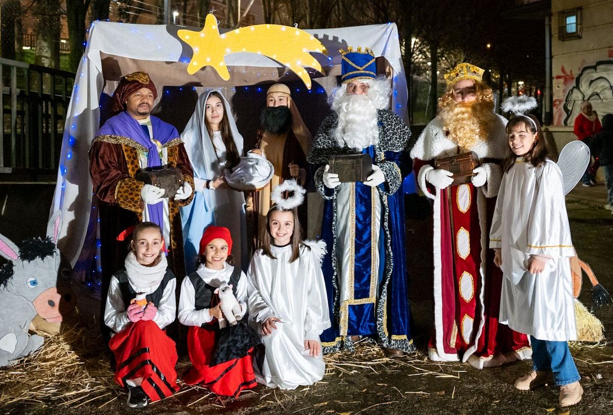 FOTOS | Éxito de la segunda feria navideña en el Colegio Santísima Trinidad