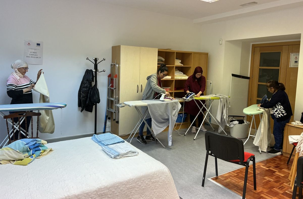 Cáritas Salamanca forma a más de un centenar de personas al año en empleo de hogar con un exitoso programa flexible y gratuito