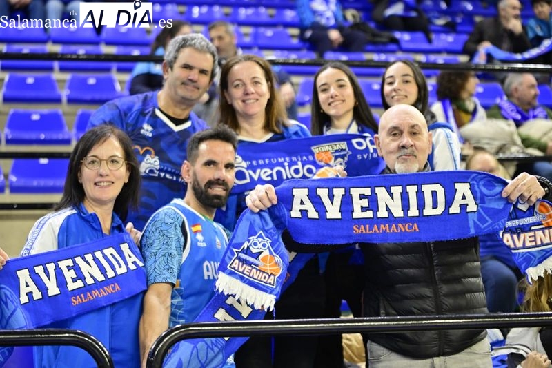 FOTOS | La Marea Azul del Perfumerías Avenida quiere el pase a los octavos de final de la Eurocup