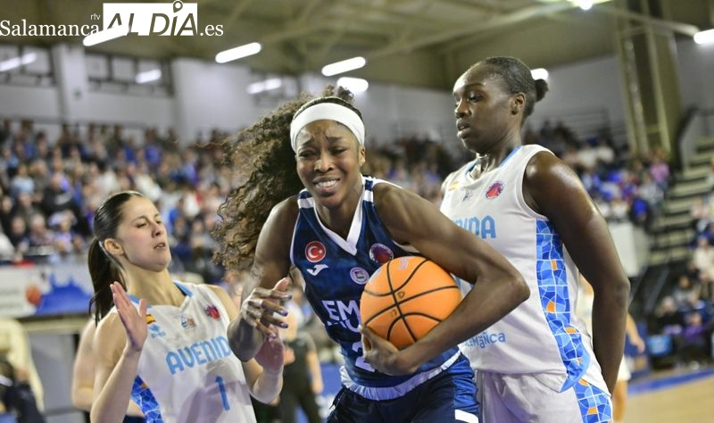 FOTOS | El Perfumerías Avenida quiere la Eurocup: tumba al Emlak Konut y ya está en octavos de final pese a otro mal arbitraje (71-59)