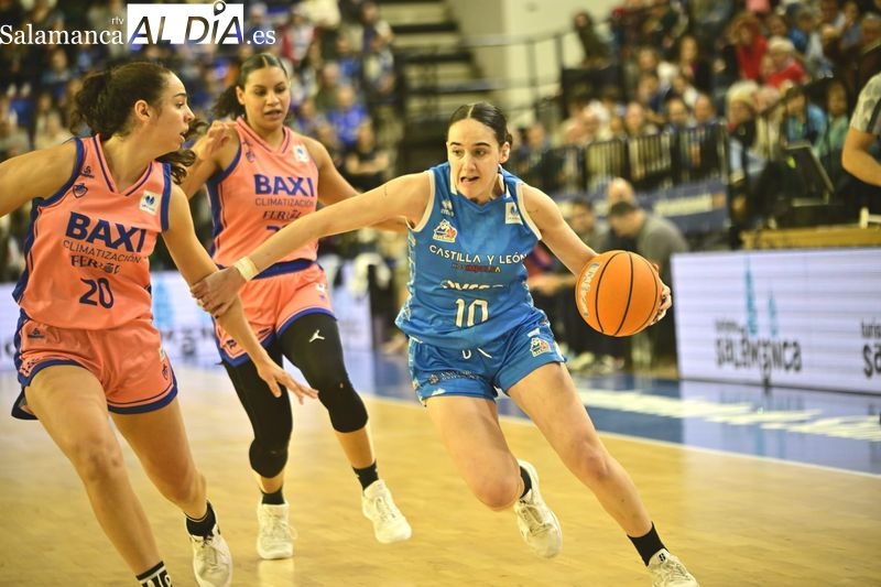 FOTOS | Iyana es el mejor regalo de Navidad para el Perfumerías Avenida: exhibición, gritos de MVP y aviso al Ferrol para Eurocup (81-75)