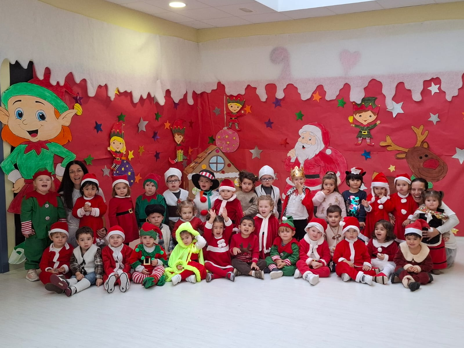 Disfraces, villancicos y un Gordo de chocolate: así celebra la Navidad la E.I. José Manuel Hidalgo