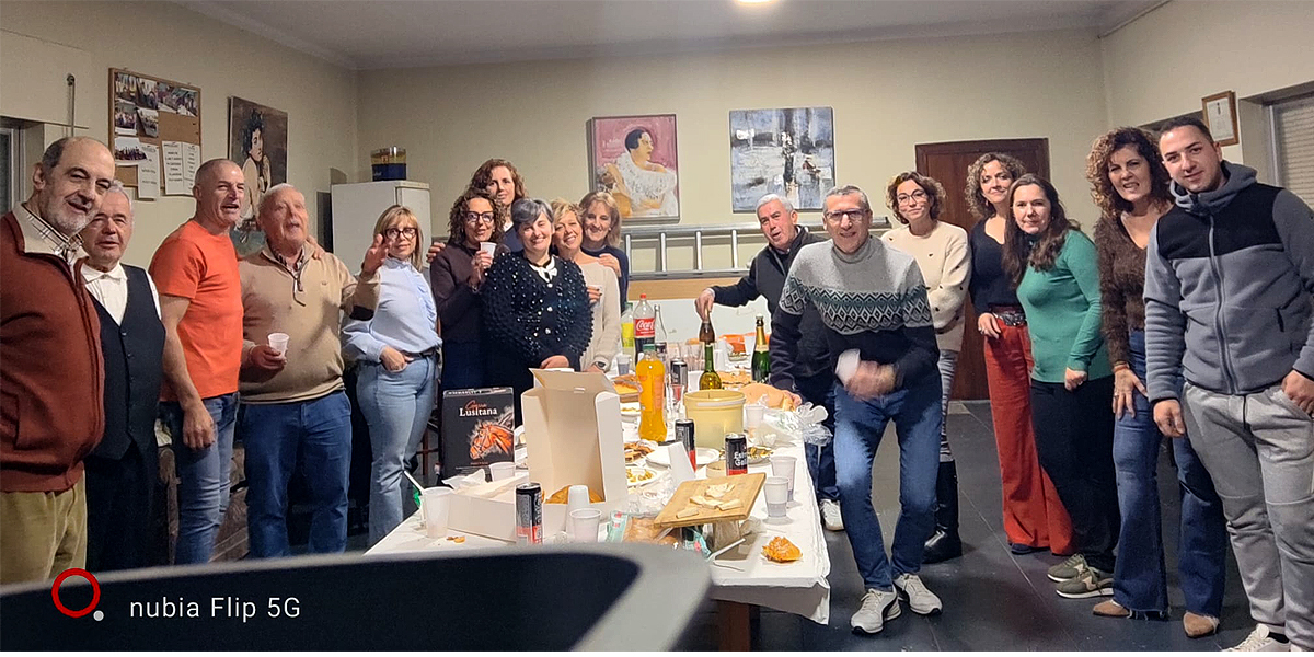 El curso de Baile Charro de la Asociación Martín Báez y Avda. España despide el trimestre con una fiesta navideña