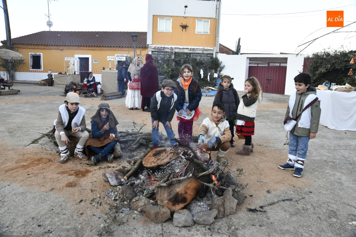Del ganchillo a las hogueras: la Navidad más artesana de Martín de Yeltes y su Belén