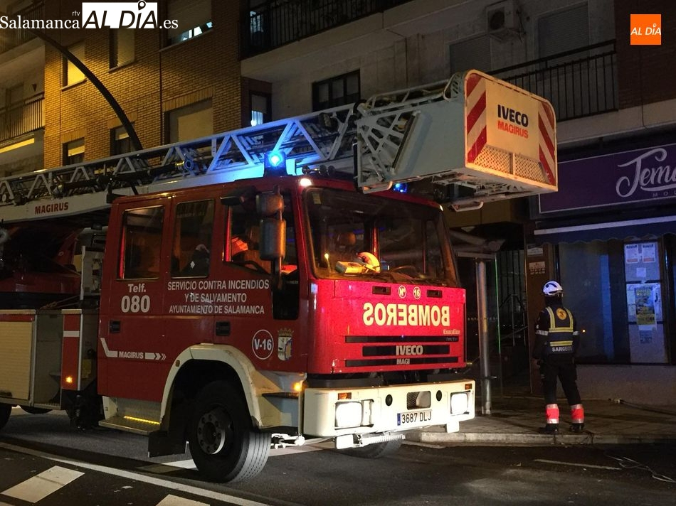 Una mujer de 91 años evacuada al hospital tras un incendio en una vivienda de la avenida de Maristas