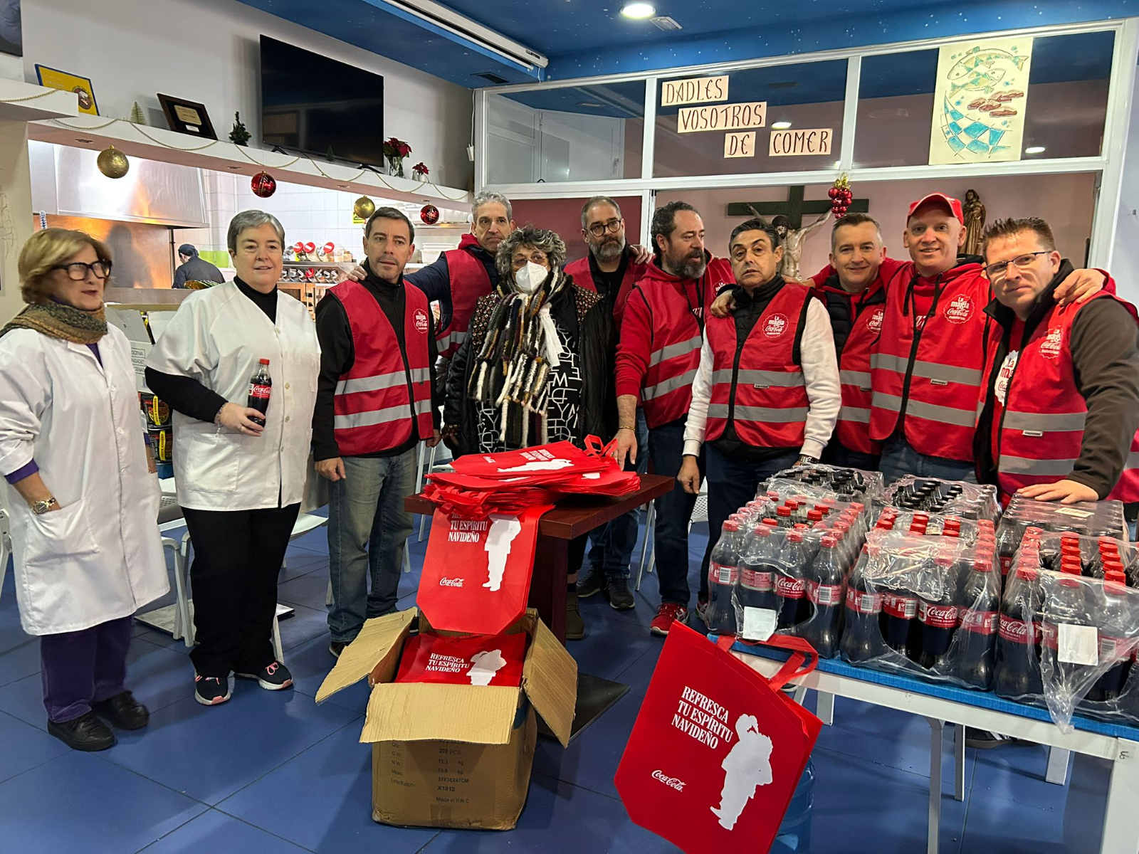 FOTOS | La solidaridad de Coca-Cola llega a 250 familias salmantinas vulnerables 