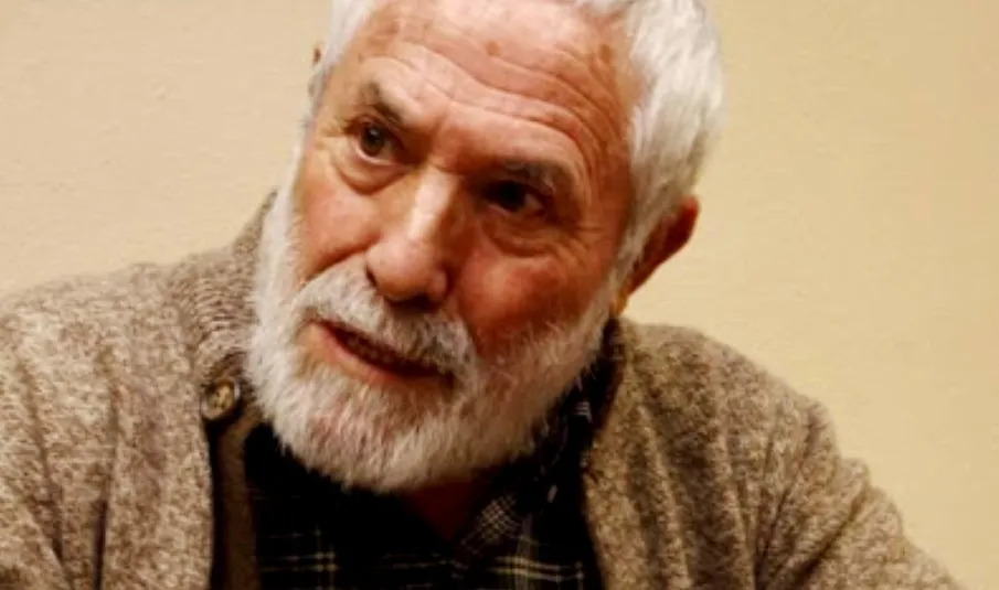 Fallece José Luis Alonso Coomonte, el escultor del monumento A la Constitución