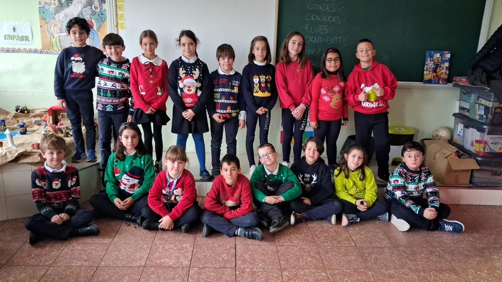 FOTOS | El Colegio salmantino que se llena de jerséis navideños y creatividad con el Christmas Jumper Day