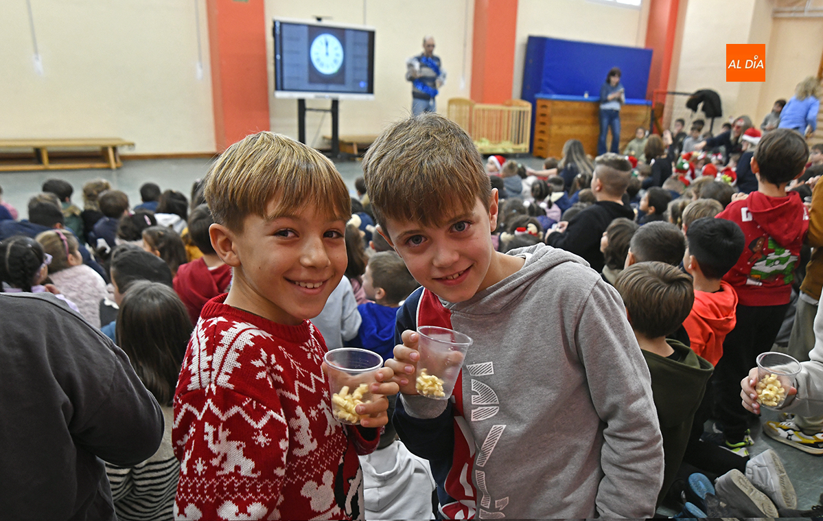 El CEIP Miróbriga adelanta la Nochevieja y recibe al 2026 con doce palomitas