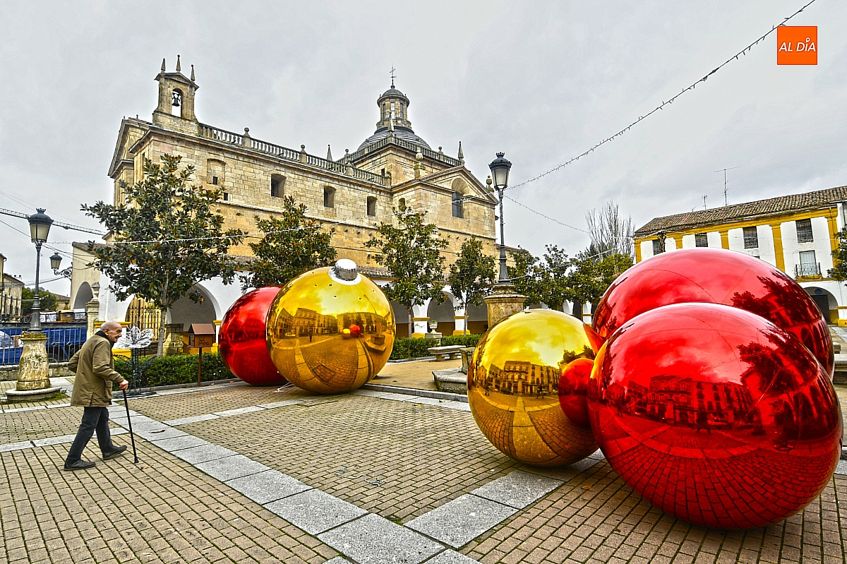 Bolas gigantes: Las novedades de la Navidad en Ciudad Rodrigo antes del encendido