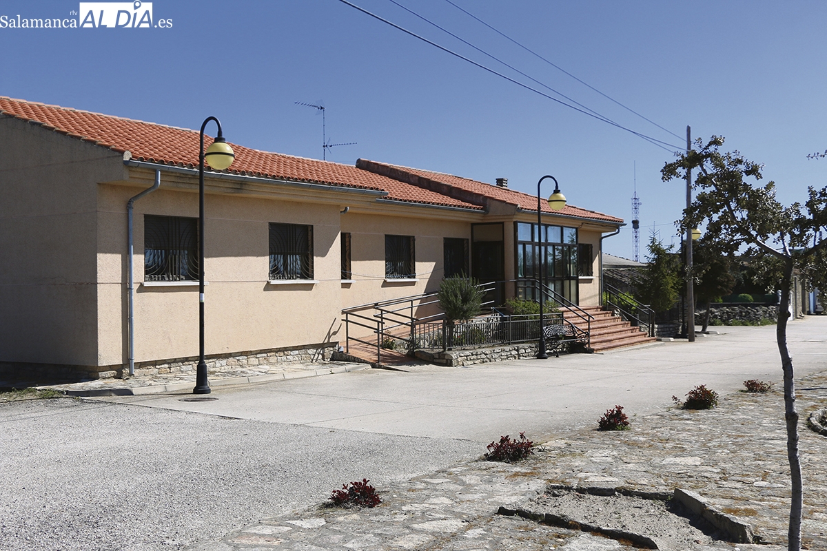 Es lamentable que haya 30.000 euros para un bar y no para una residencia