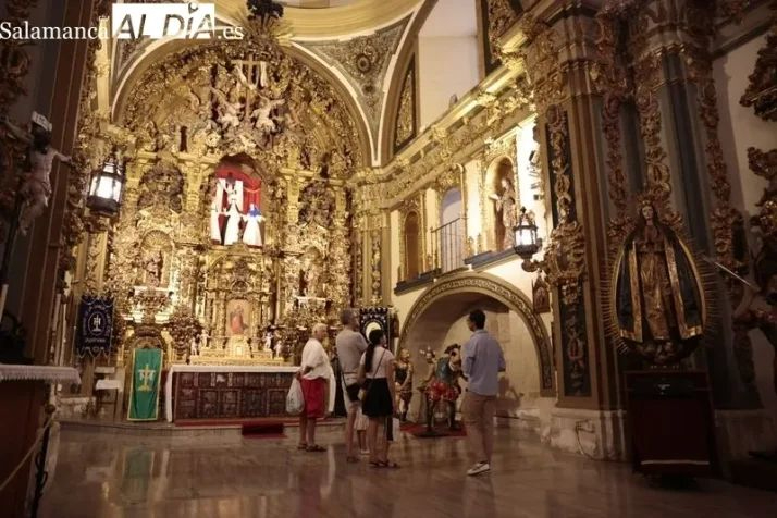 La Vera Cruz reabre sus puertas el día de Navidad con nueva iluminación y una campaña solidaria