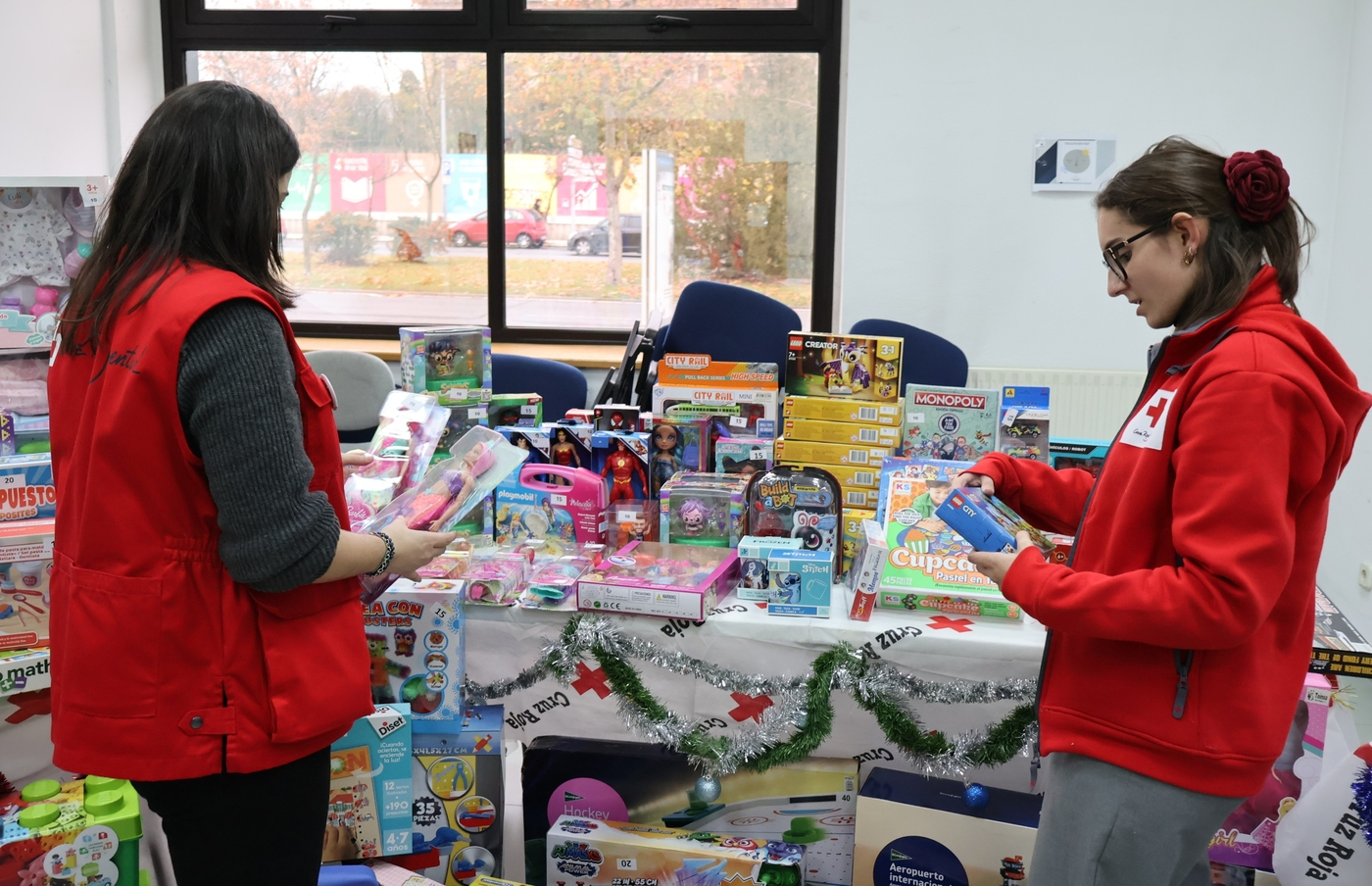 La campaña El Juguete Educativo de Cruz Roja entrega más de 1.660 juguetes a 744 niños en Salamanca