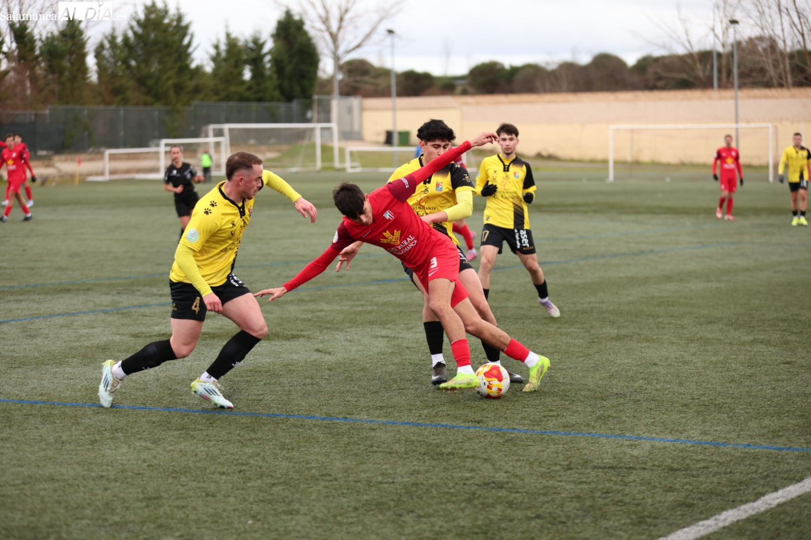 FOTOS | El Santa Marta vence al Mojados por la mínima y adelanta al CD Guijuelo (1-0)