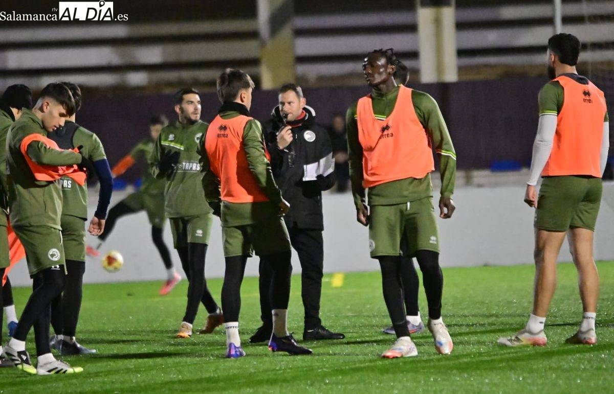 Henri Tiobi, el primer fichaje de Unionistas en el mercado de invierno