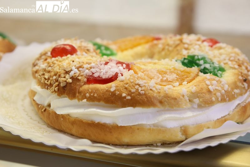 Pastelería Teresiana de Alba de Tormes mantiene viva su receta del Roscón de Reyes 