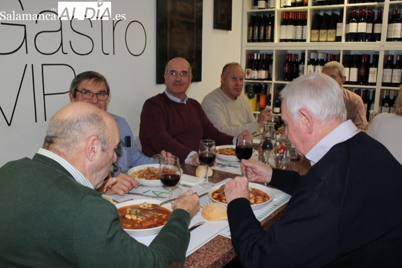 Tradición, cuchara y producto local: Los Álamos celebra en tres jornadas su sabrosa Alubiada de San Antón 