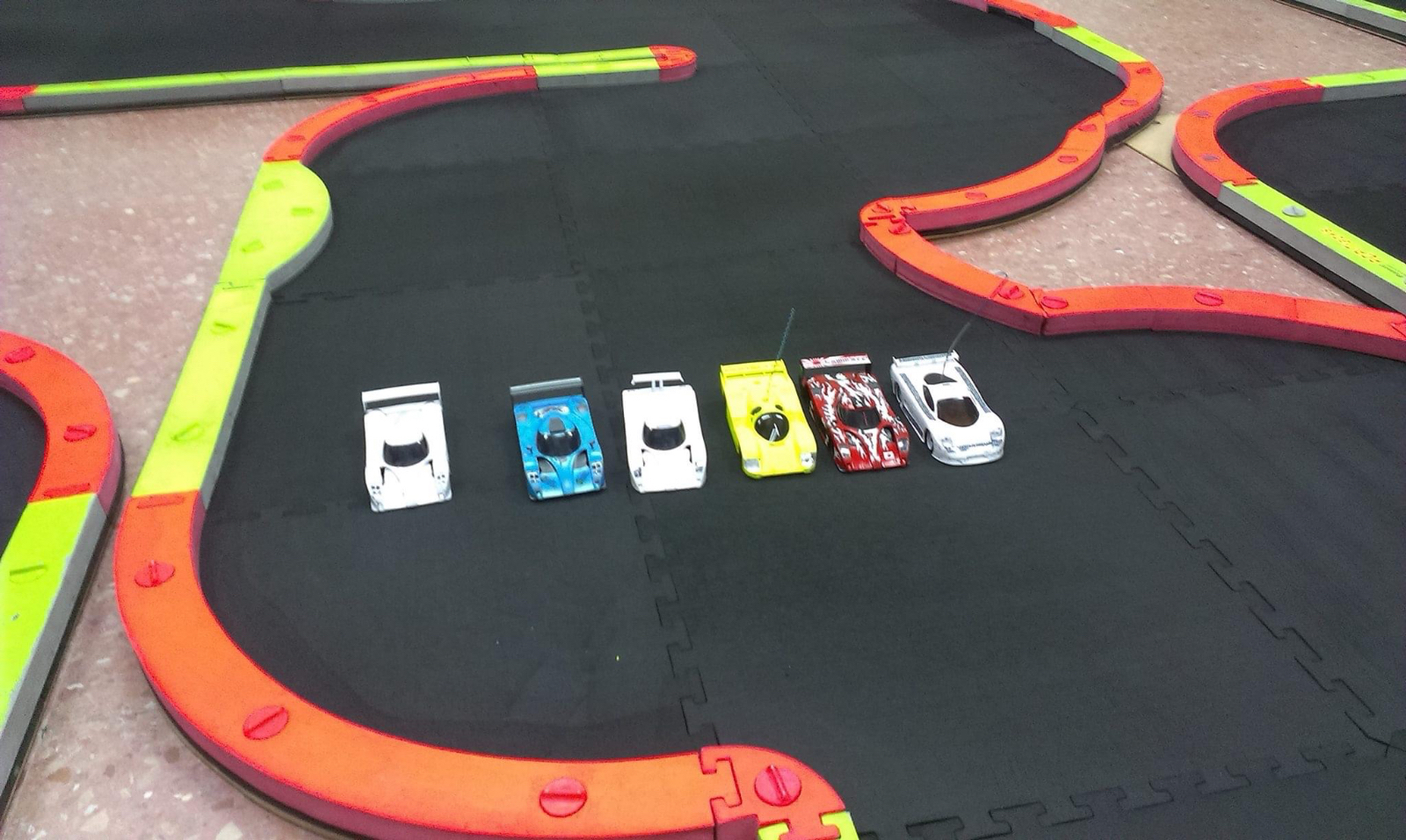 Todo listo para que este sábado arranque la 10ª Rosconada Mini Z en el pabellón municipal