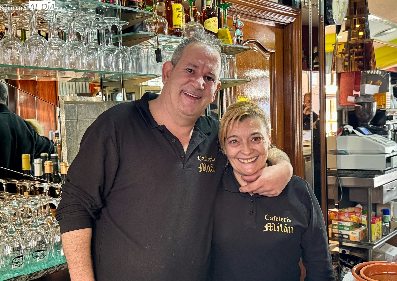 Cafetería Milán vuelve a latir en la Plaza Nueva de la mano de Toni y Montse