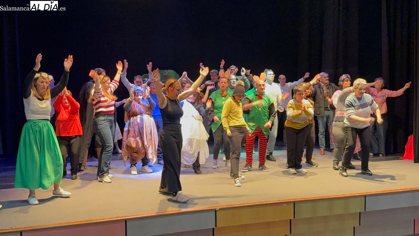 El teatro inclusivo emociona Peñaranda con ‘El sueño de una noche de verano’ del CAI Vitigudino