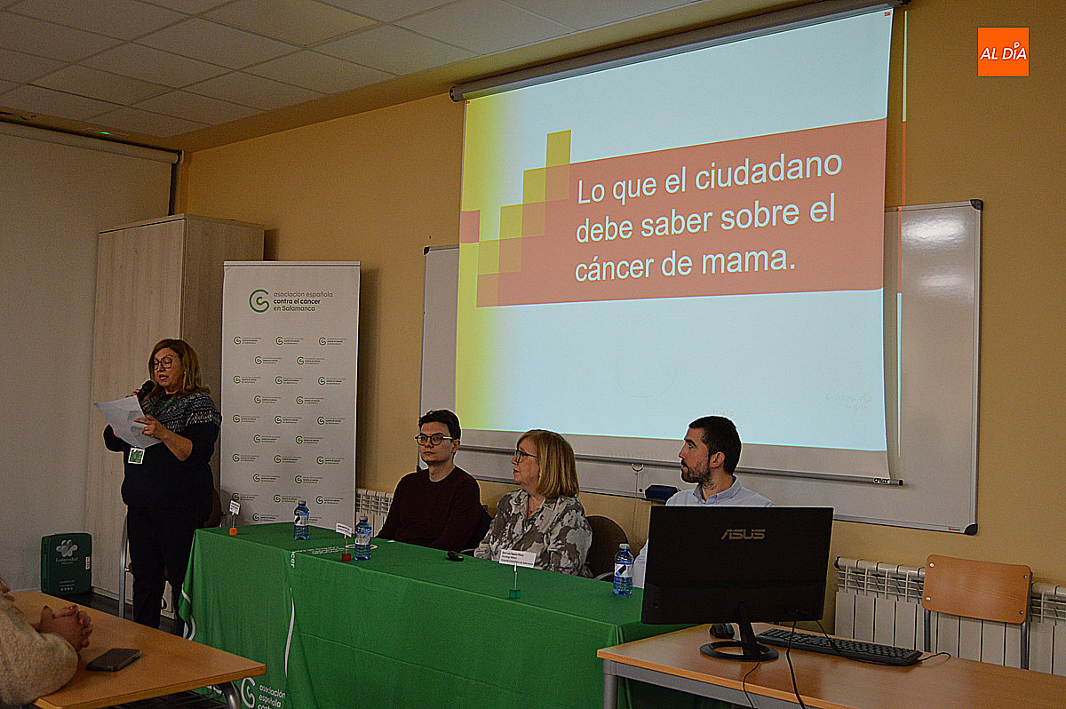 Éxito de asistencia en la mesa redonda sobre cáncer de mama y pulmón, cribado y consejo genético