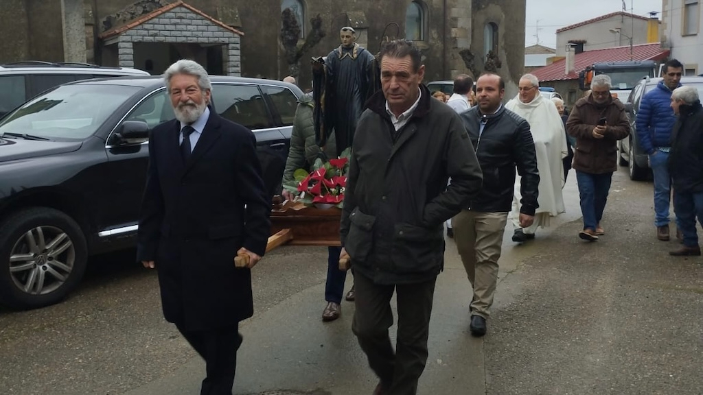 La devoción a San Mauro Abad une a los vecinos de Casillas de Flores en su día grande