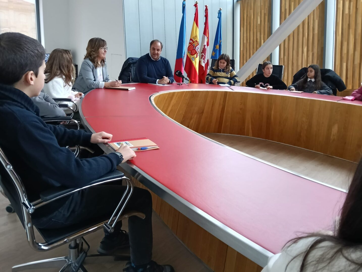 El Consejo de la Ciudad de los niños y las niñas celebra su primera reunión oficial en Guijuelo