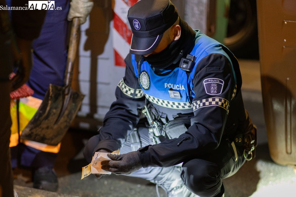 VÍDEO y FOTOS | Una noche de patrulla con la Policía Local de Salamanca: Trabajamos cuando la ciudad duerme y descansamos cuando vive