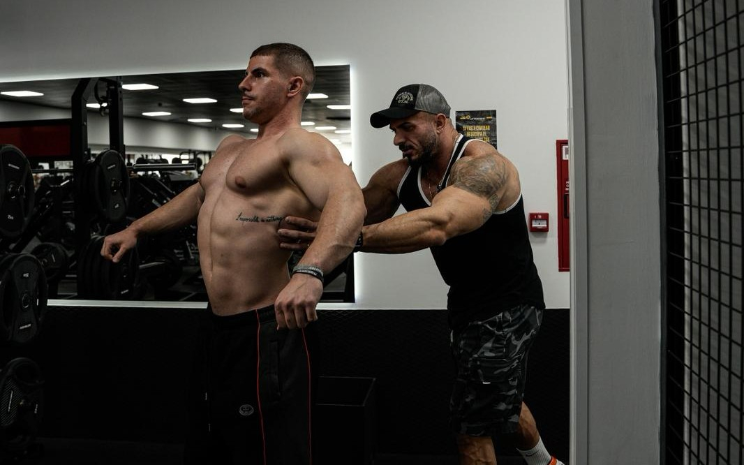 Rober Fernández da un paso más en su camino hacia la IFBB Pro Card y comienza a trabajar con Fede Guevara, uno de los mejores preparadores de España