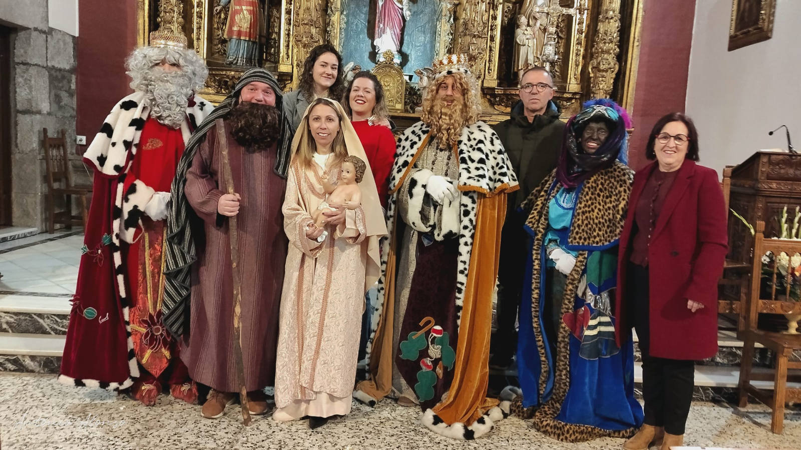 La parroquia de San Andrés celebra la Epifanía con una representación de la adoración al Niño Jesús