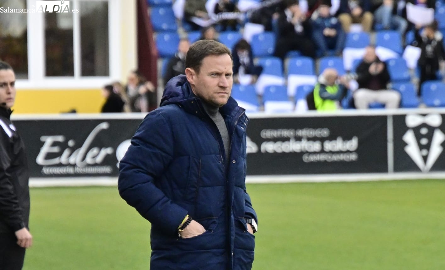 Mario Simón disculpa a Henri en su debut con Unionistas: Se enfrentaba a uno de los extremos más rápidos de la competición. No queríamos riesgos