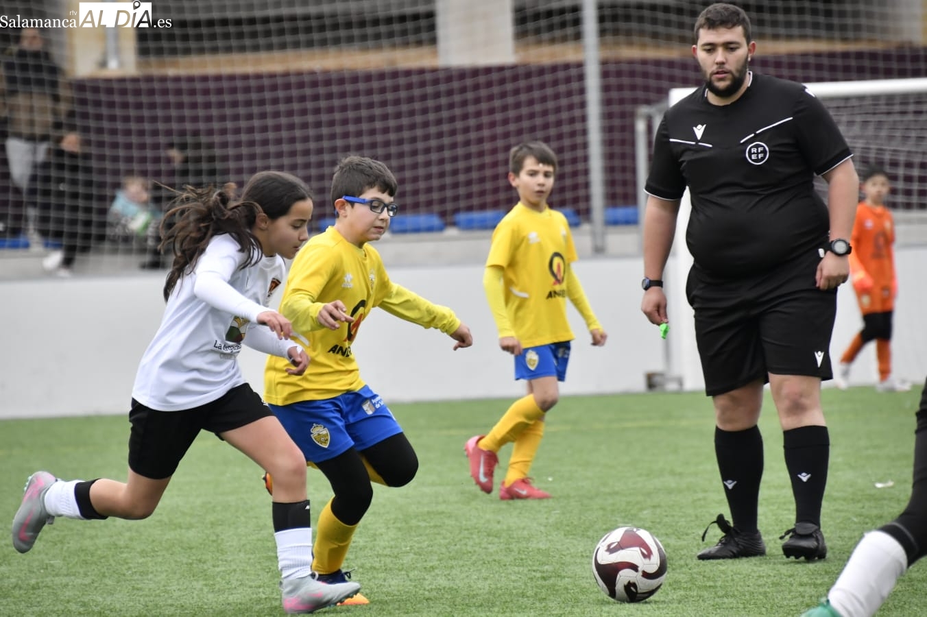 FOTOS | El fútbol base salmantino disfruta con una nueva jornada de Liga: goles, paradones y compañerismo 