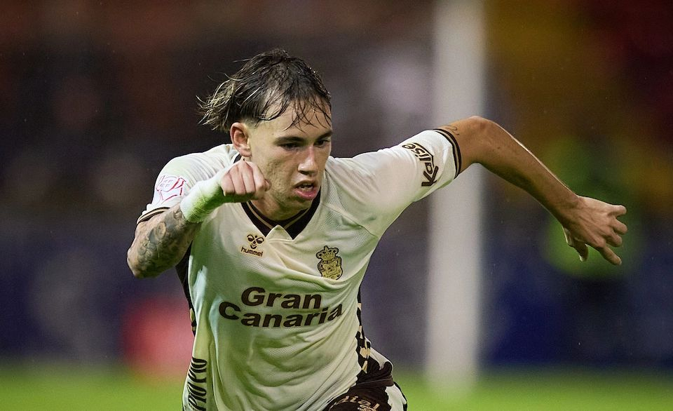 Adam Arvelo llega a Unionistas cedido por la UD Las Palmas para potenciar la banda