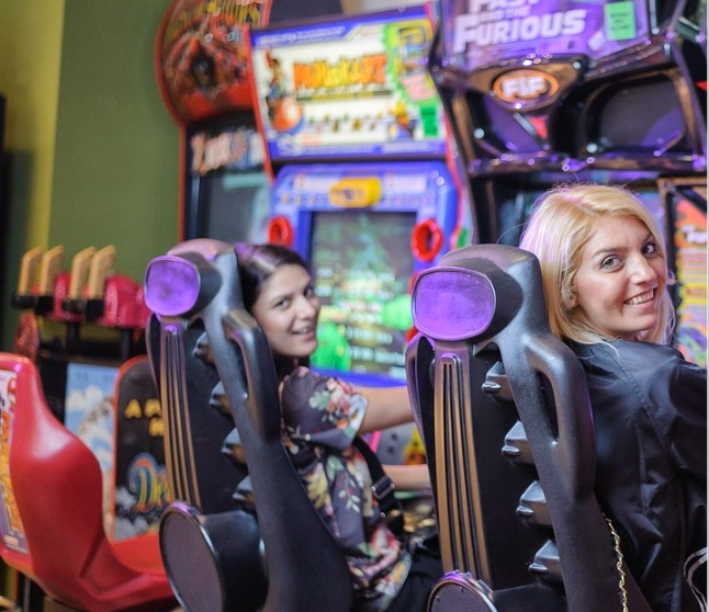 La evolución del ocio automático: de las recreativas clásicas a los nuevos modelos actuales