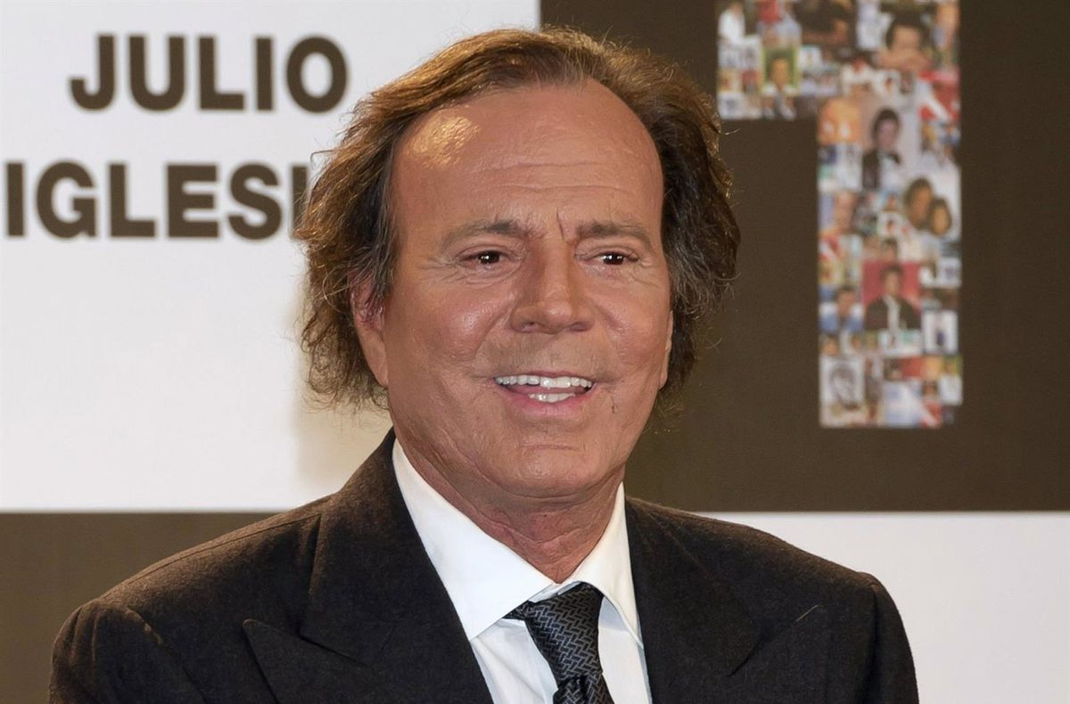 Julio Iglesias, acusado de agresión sexual y trato vejatorio por dos exempleadas del servicio doméstico
