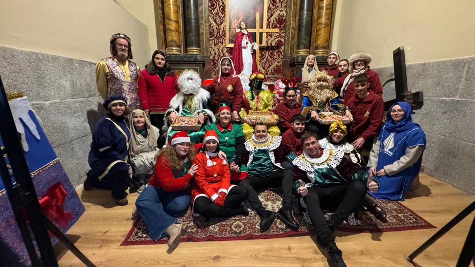 La solidaridad de los albenses llena de ilusión la víspera de Reyes con una gran recogida de juguetes