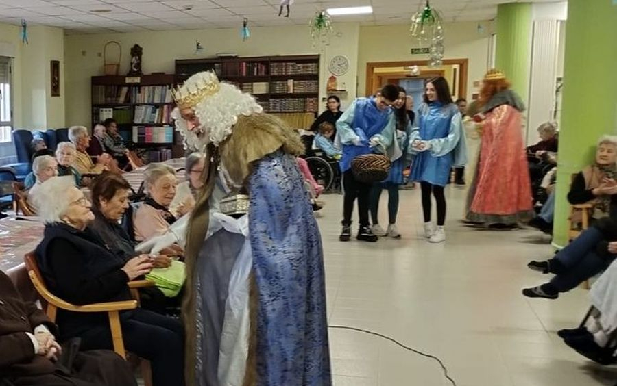 La magia de los Reyes también abraza a los mayores de Salamanca
