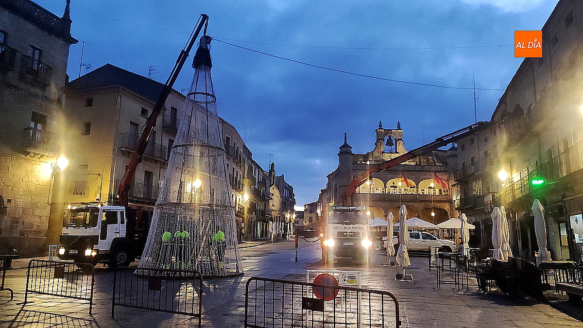 Miróbriga desmonta la Navidad: más de 46.000 euros para iluminar y despedir las fiestas