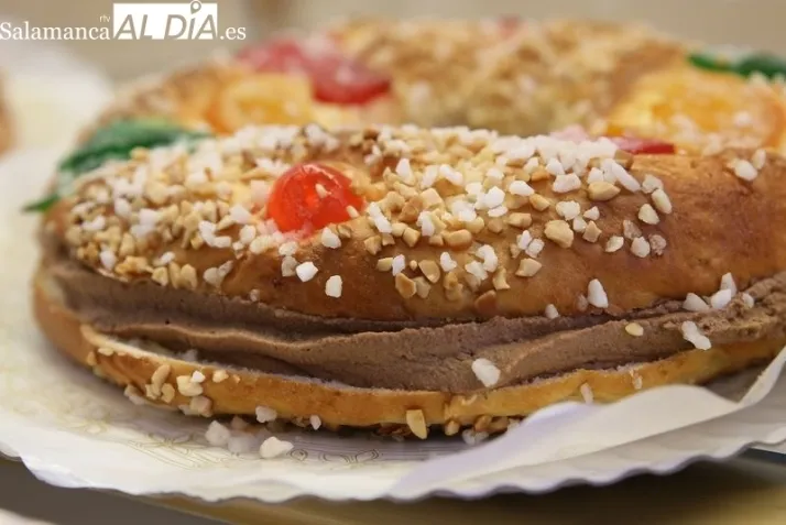 Pasteler&iacute;a Teresiana de Alba de Tormes mantiene viva su receta del Rosc&oacute;n de Reyes  | Imagen 1