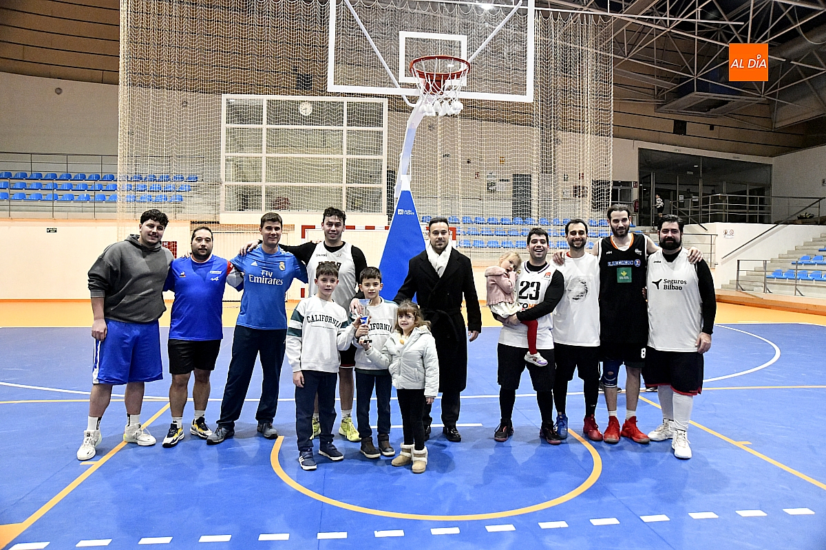 Emocionante desenlace del torneo navideño 3x3: Viejísimas Glorias se impone por la mínima