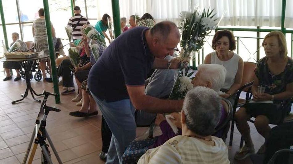 Arrancan las fiestas en Villarino de los Aires con un ‘dulce’ homenaje a los mayores de la...
